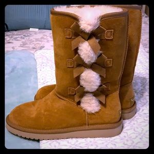 Koolabear boots by UGG size 8 NEVER WORN